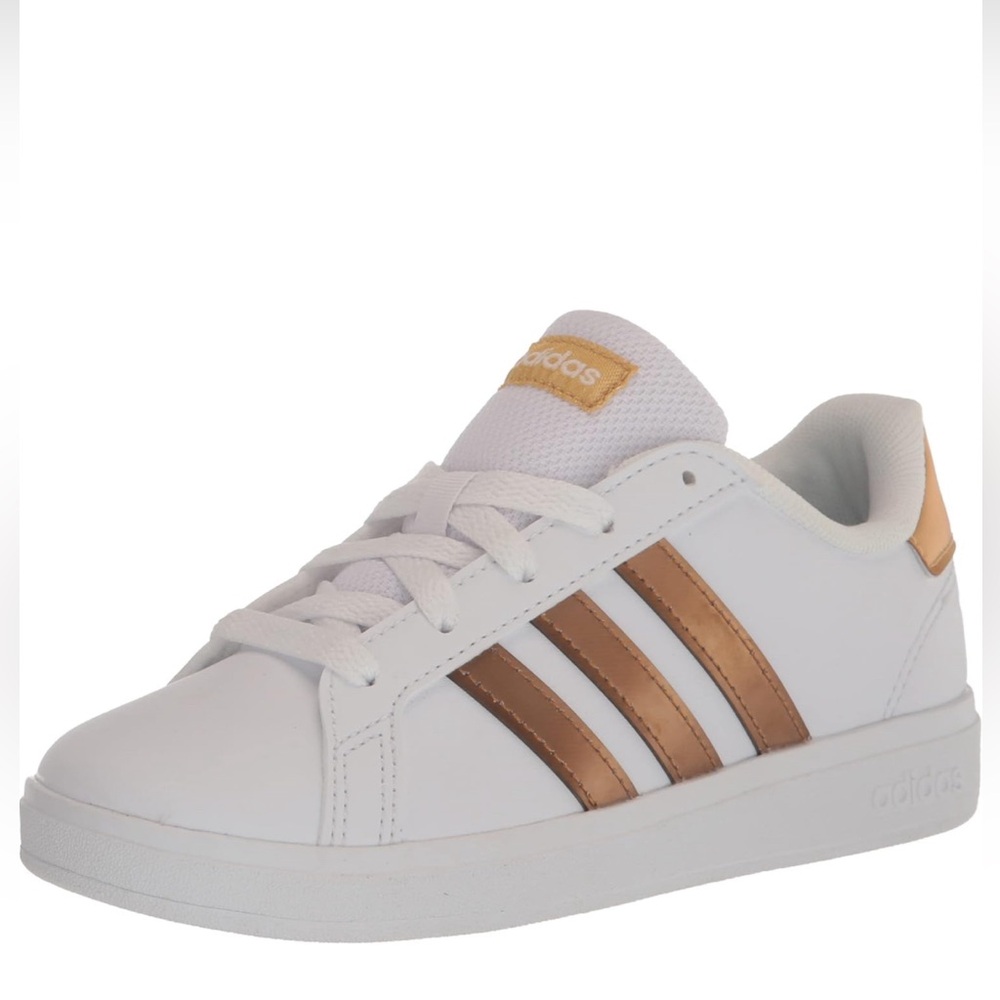 👟🌟 BRAND NEW adidas Grand Court sneakers. Big Kids/Unisex: 6; Women: 8 👟🌟